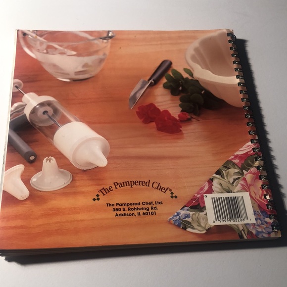 The pampered Chef Set Stoneware sensations cook book and  P/C1994 cookie mold - Picture 4 of 9